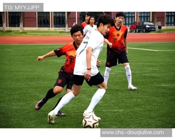 桌上足球比赛激情四射团队合作展现风采尽显竞技魅力与友谊精神