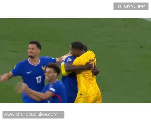 足球淘汰赛的激烈对决与精彩瞬间解析，谁将最终问鼎冠军宝座